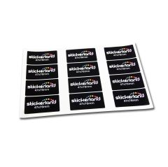 Fyrkantiga pappersklistermärken på A4 ark