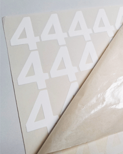 Dekalark med siffran 4 Vit