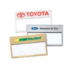 Namnskylt med stor ruta i vit, guld och silver