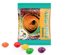 Skittles mini godispåsar med tryck på påsen